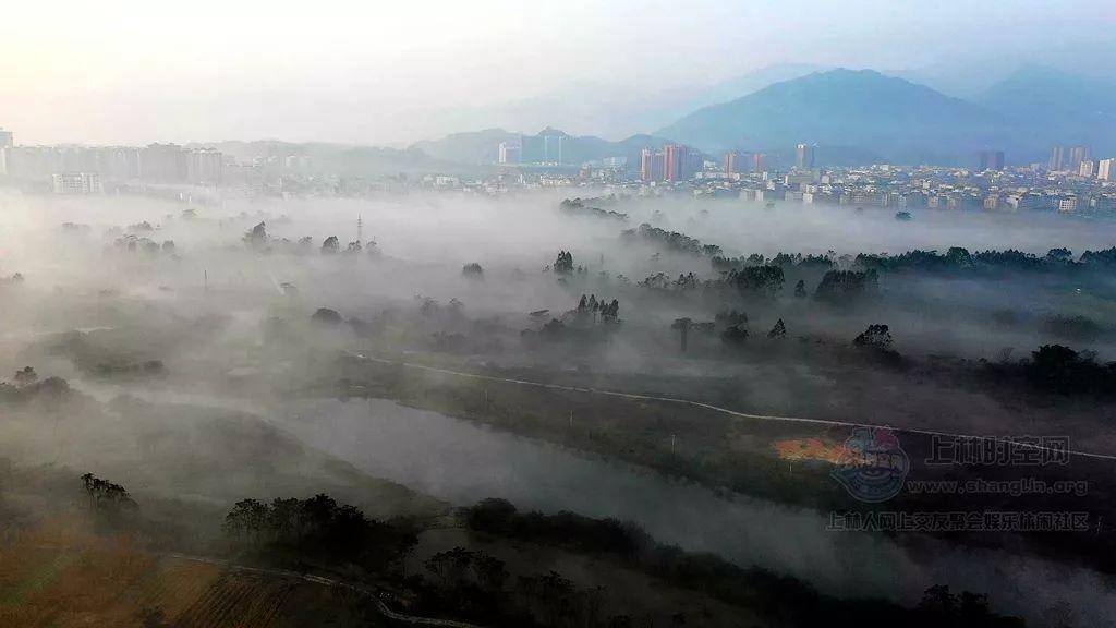 现代摩比斯为自动驾驶汽车开发“旋转”显示器，对汽车行业有哪些影响？游戏画面